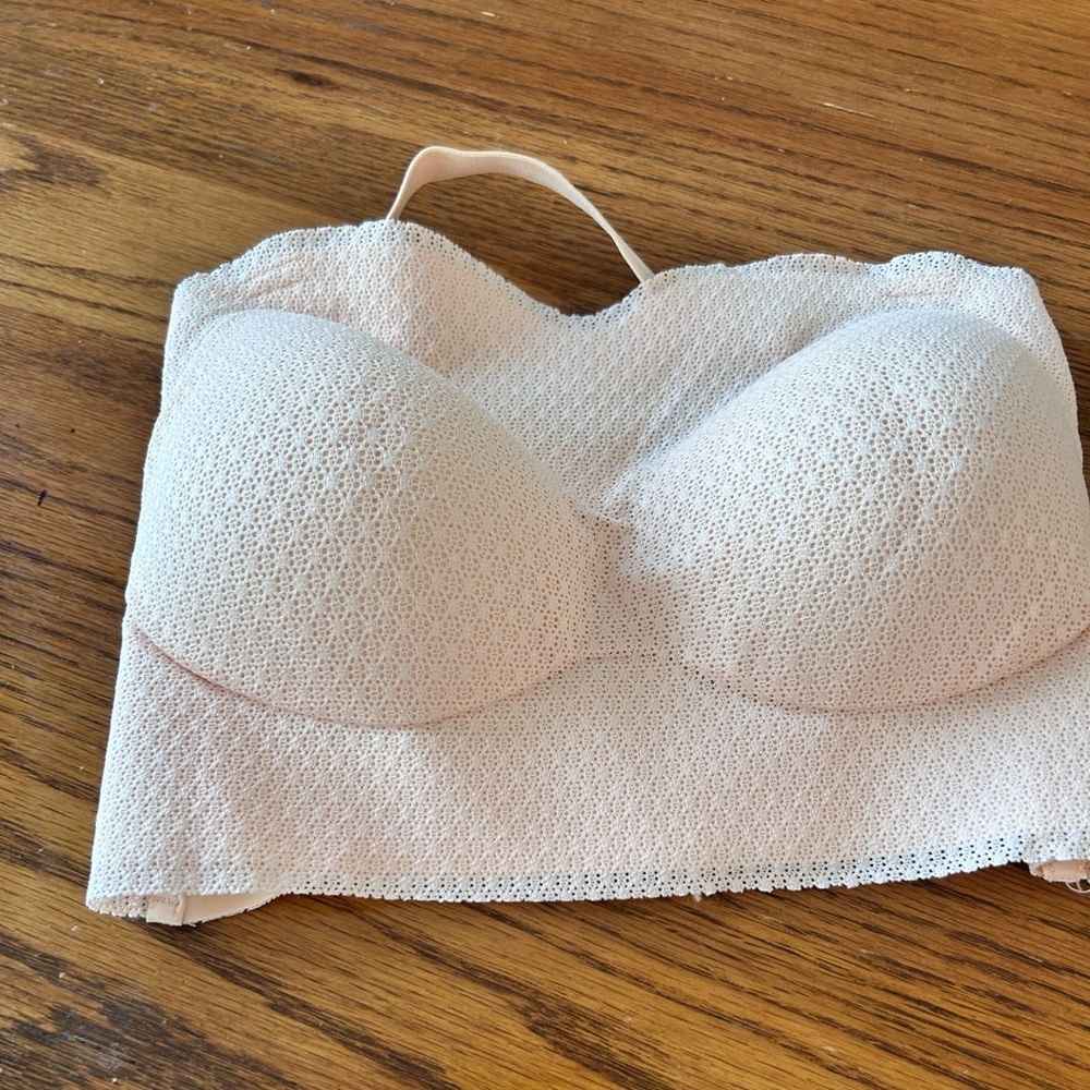 ❤️ ❤️5 For $20❤️ Women’s Size XL Strapless Pink Bra with Straps 

Size XL❤️